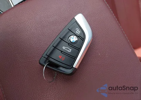 2019 BMW X4 xDrive30I z USA, uszkodzony, nr VIN 5UXUJ3C57KLG53001